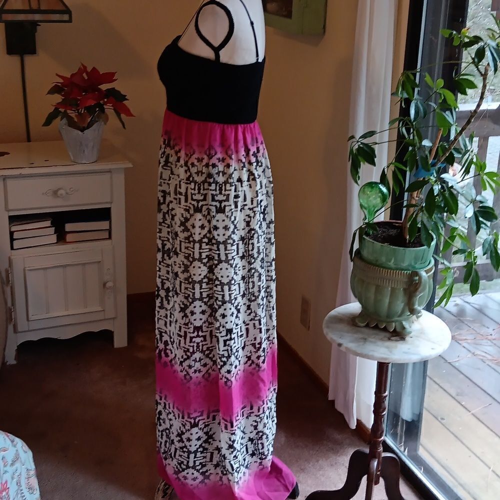 Three Pink Hearts Maxi Dress - Picture 6 of 13
